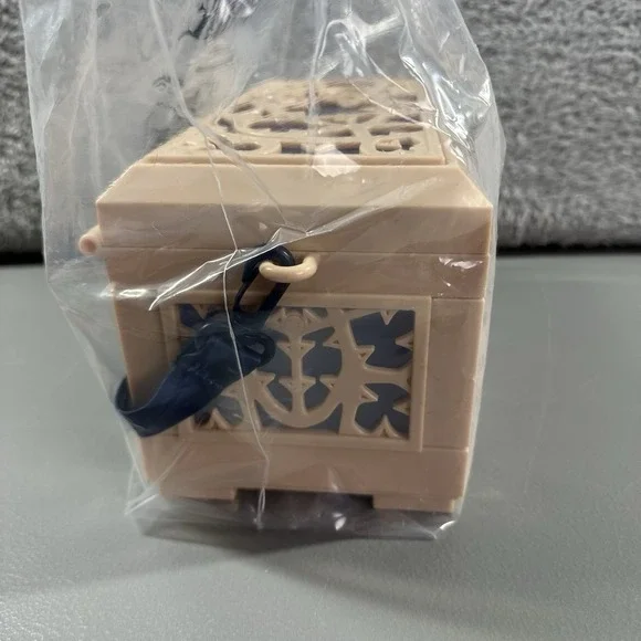 Disney Snow White Popcorn Bucket Goldenlink Regal Exclusive New - Picture 4 of 5